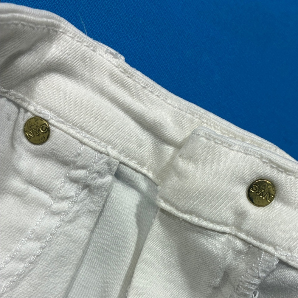 Blank NYC White Frayed Hem Denim Shorts - Picture 13 of 14